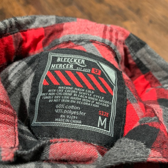 Red flannel - Picture 3 of 3